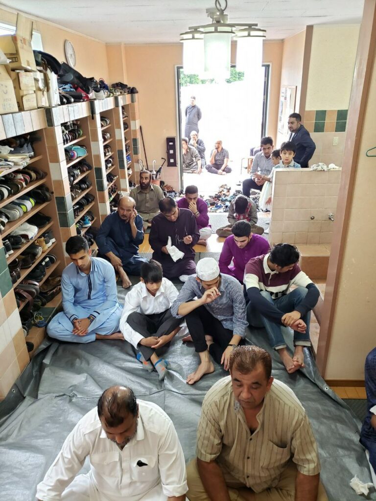 The masjid or prayer rooms unable to accomodate the rising numbers of Muslim in Japan